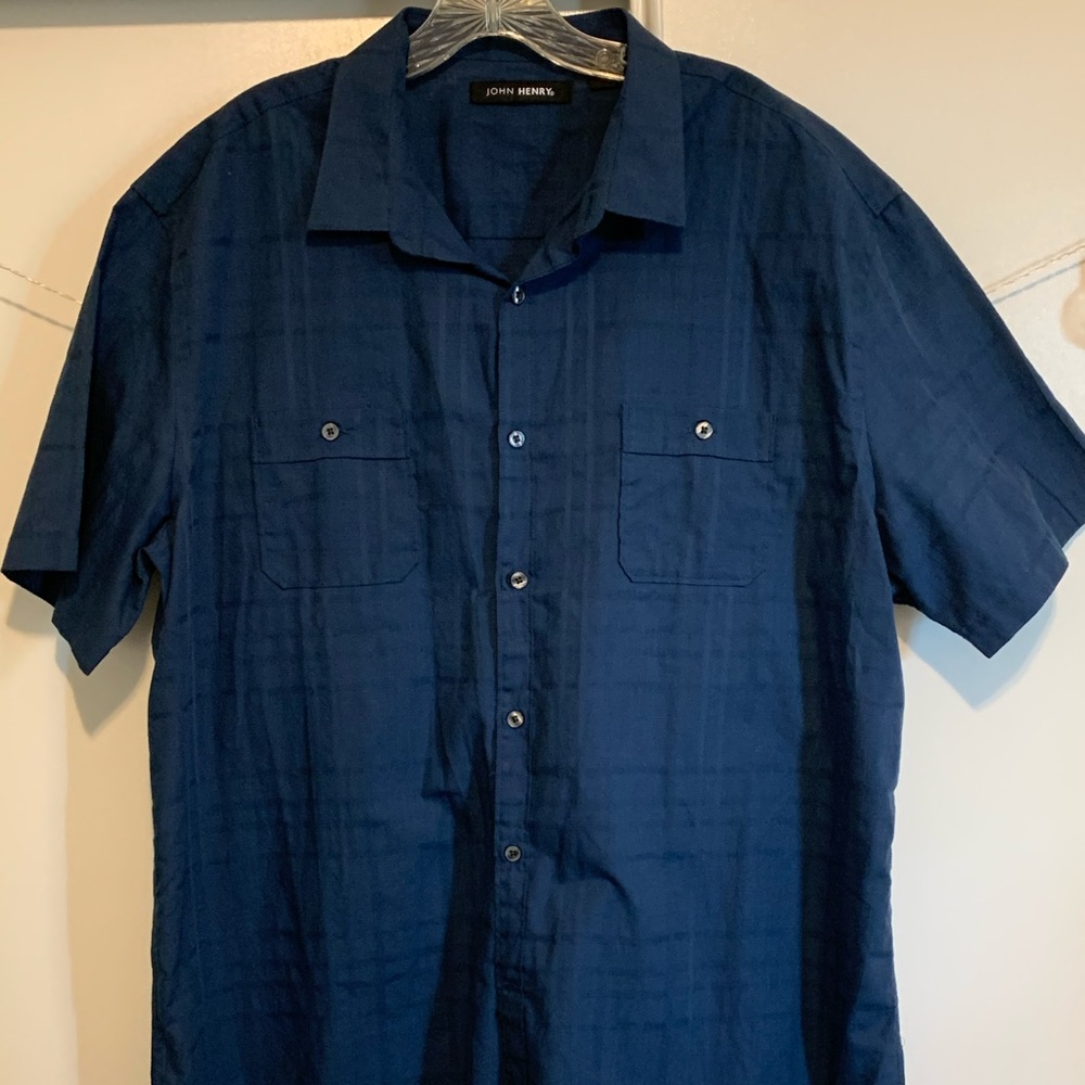 shirt in very good condition only used once